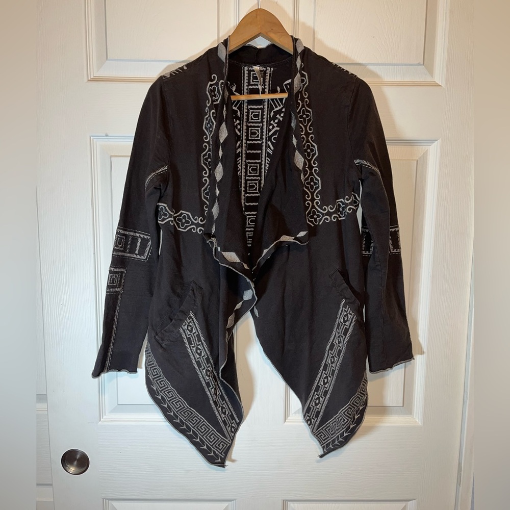 Monoreno Gray and White Embroidered Cardigan